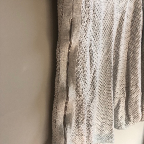 Sweater - Picture 3 of 3